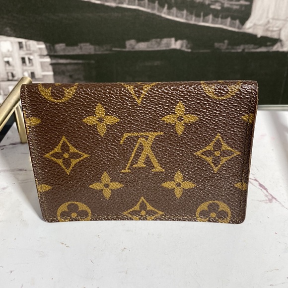 Authentic Louis Vuitton Monogram Card Holder - Picture 8 of 12